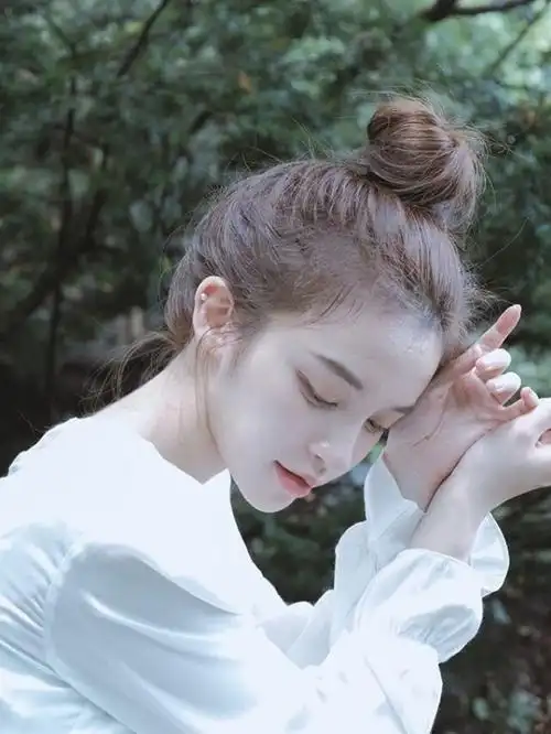 二十岁我不爱你94但我会爱上高扎丸子头