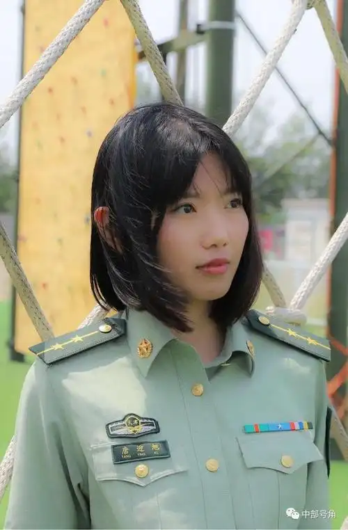 穿军装的小姐姐,又美又飒!|女兵|短发_网易订阅