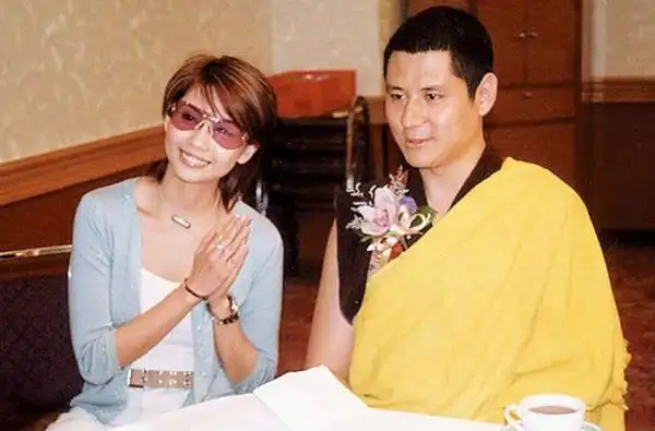 关淑怡私生子生父不丹活佛近照曝光