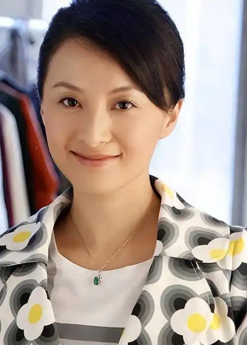 她嫌丈夫丑不想要孩子,丈夫宠爱将240万交给她,女儿今20岁_徐露