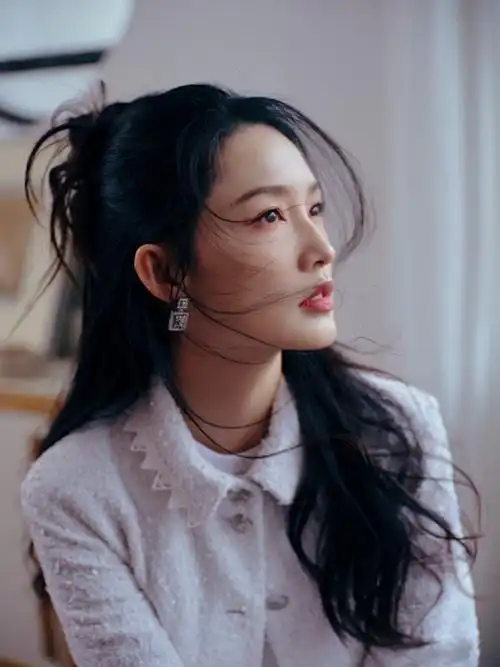 李沁小香风走红毯##李沁 高定女王