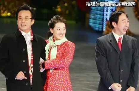原创著名相声演员冯巩近照低调38年的老婆原来是我们熟悉的她