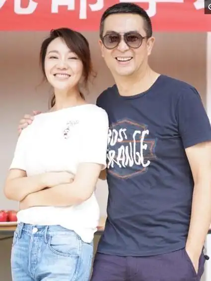 荧幕黄金搭档:闫妮与张嘉译,戏中夫妻,戏外兄妹