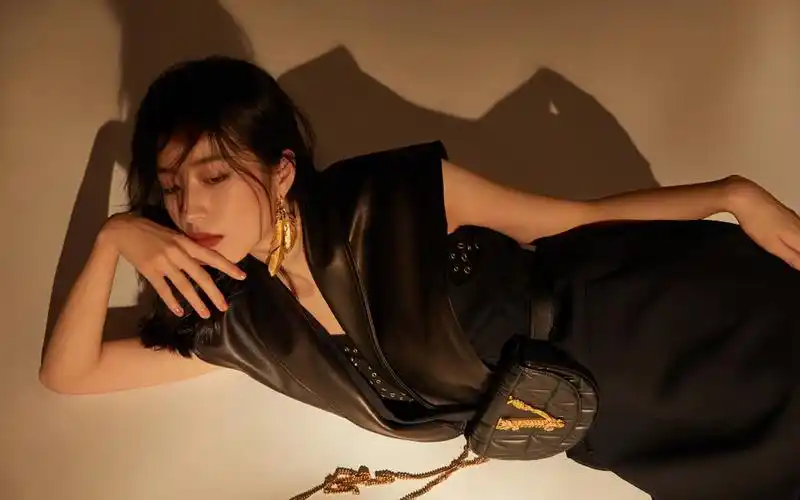 周雨彤性感写真图片桌面壁纸