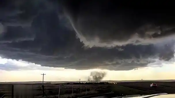 由于此次龙卷风强度较大,达到中等规模的ef2级,破坏力较大,共造成了2