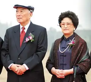 梦里寻她千百度,伊人犹在灯火阑珊处?