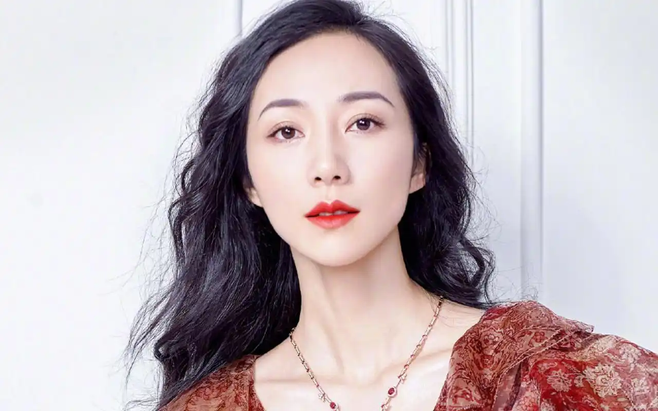 韩雪自曝家里不请阿姨, 每天只吃2顿, 从20岁开始用最好的化妆品