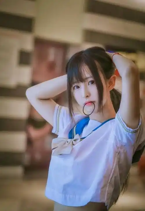 靓靓聊第165期:清纯可爱制服美女养眼时尚美腿生活照_百褶裙_jk_黑色