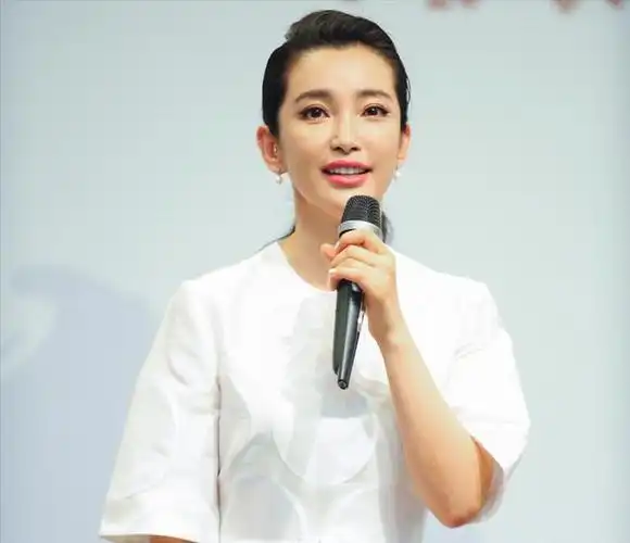 回顾任泉李冰冰不是我们班漂亮的但她有张美照特吸引导演