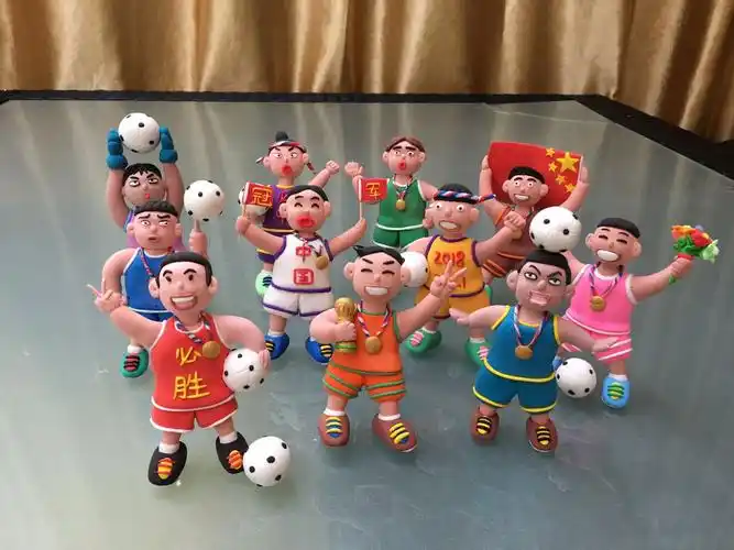 太空粘土上巧夺天空足球明星王丽