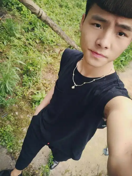 【帅男秀场】龙江毛 20岁 双子座 暂无