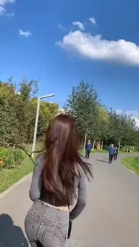 前面风景很好我的意思是别回头背影杀手