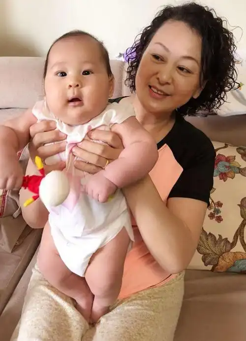 环球青春美少女宝妈漂亮欢乐健康