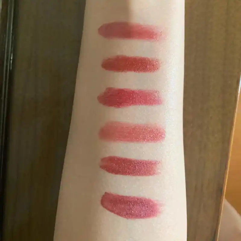 红棕色口红试色