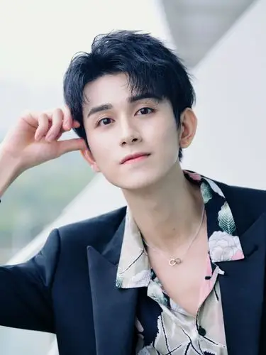 遇你于世,万物皆喜:斩男彩虹屁表白《陈情令》中的小仙草(下)_朱赞锦