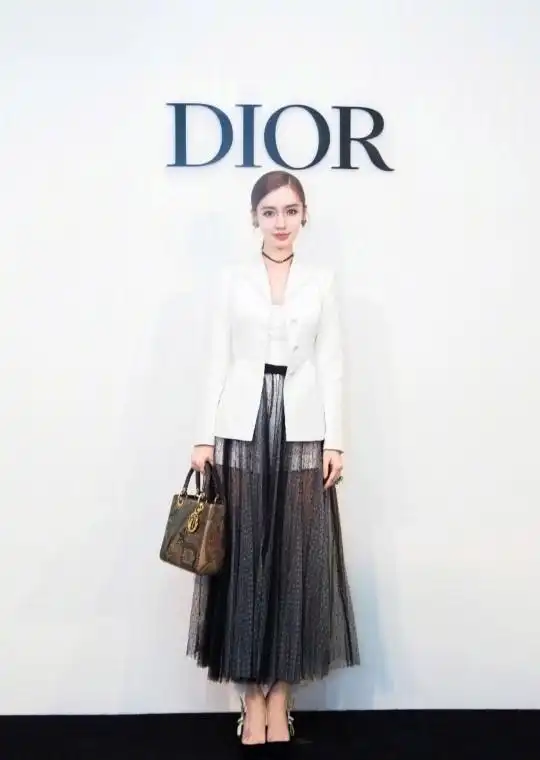 angelababy代言迪奥杨颖完美展现贵妇气质谁看了能不爱