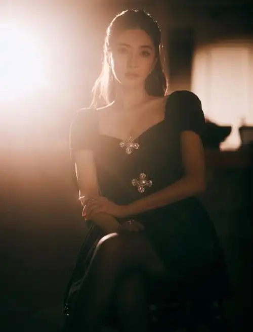 江疏影的黑丝美腿真的好绝#江疏影目前单身