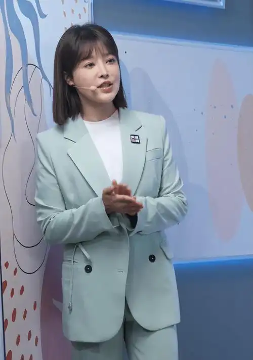 2007年,央视举办第五届主持人大赛,胡蝶没做太多考虑,踊跃积极报名