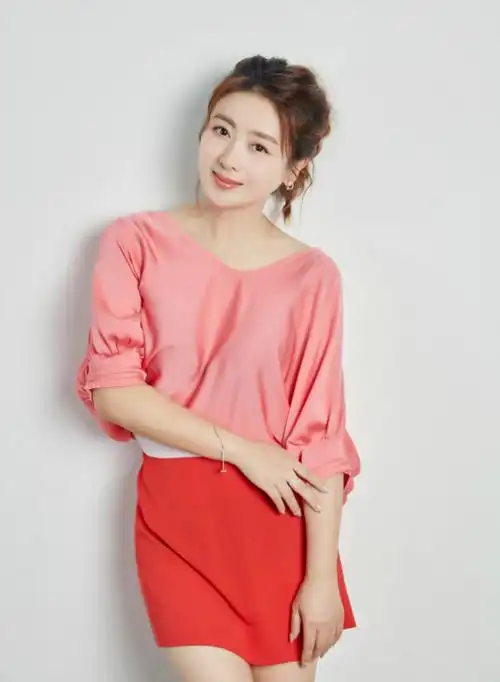 小李琳年轻最美图片(演员小李琳资料介绍)