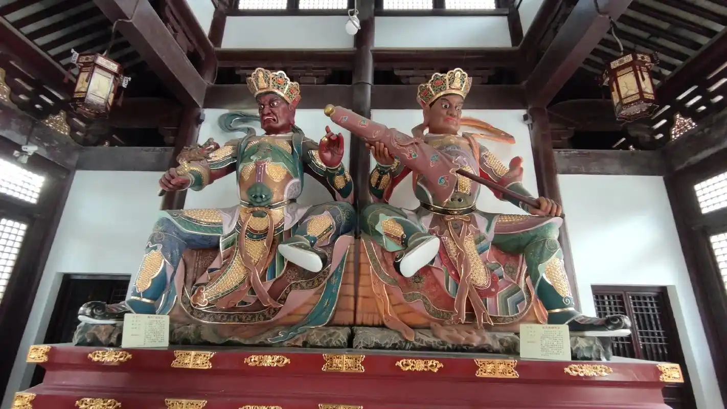 现场实拍 #你要在现场看更加震撼 #四大天王佛像  四大天 - 抖音