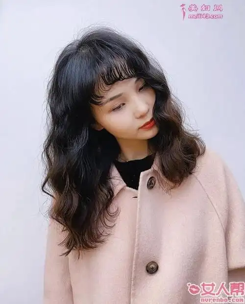 别烫小卷了,老气!2021年流行这款"木马卷",懒散还显发量