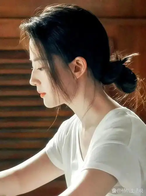 真的 其实,说白了,看女明星的侧脸好不好看,91鼻子还挺重要的,鼻梁