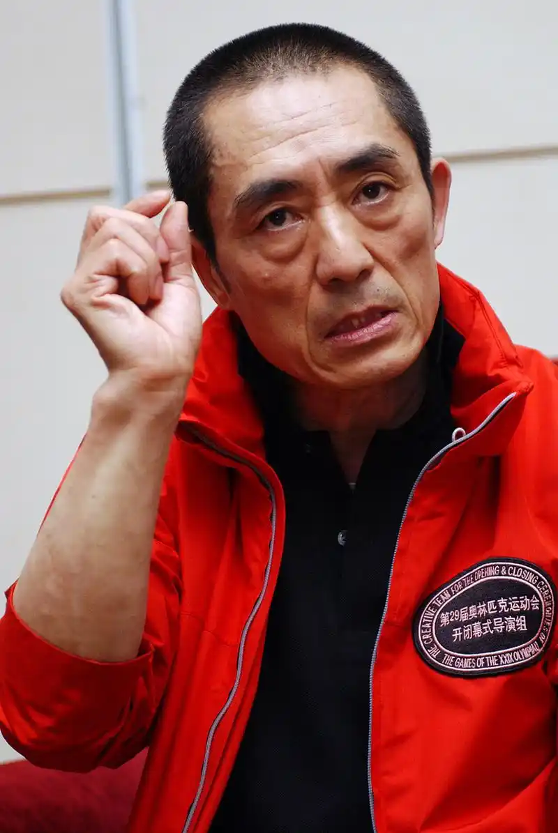 文组织"电影遗产"国际电影节上,中国著名导演张艺谋荣获了终身成就奖