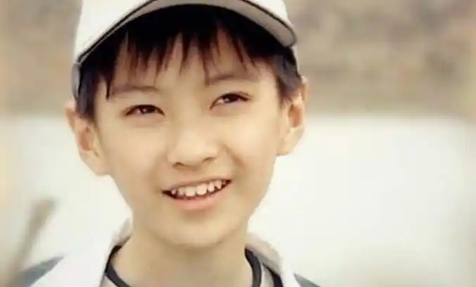 快乐星球丁凯乐扮演者李瑞要当爸爸啦现在的他长成了这样