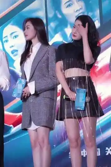 原创张天爱和李沁姐妹俩同框腿精遇上腰精现场的男生有眼福了