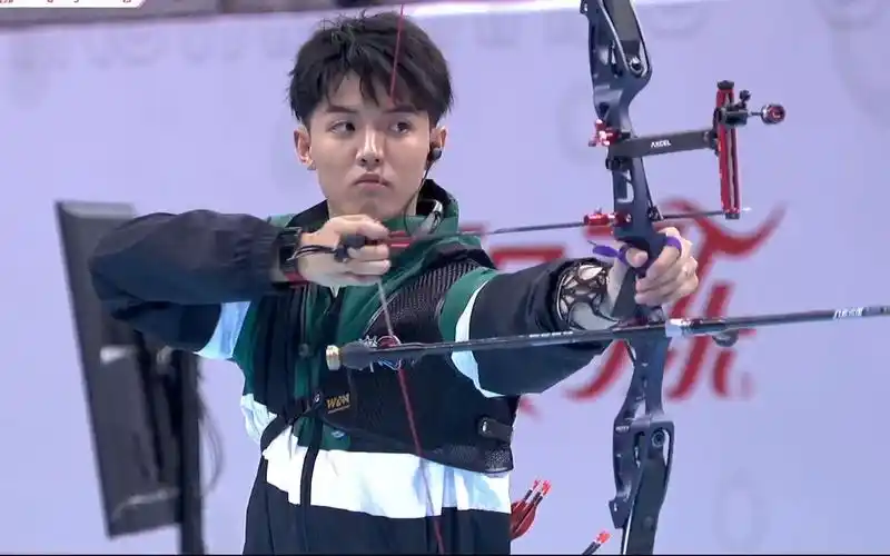 【周峻纬】射箭暴力剪辑,又名:夹缝中暴力寻找小周