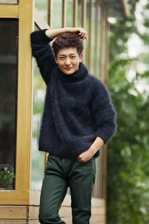 郭京飞秋日写真