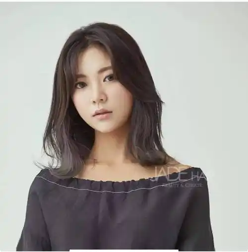 自然又优雅的中发_发型