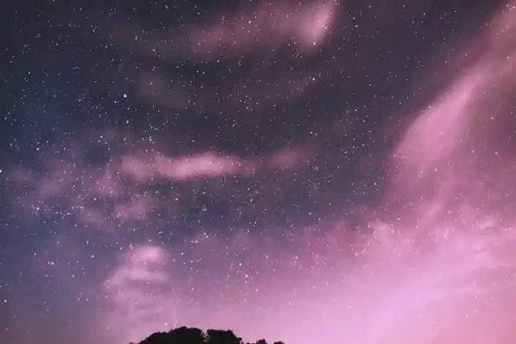 暑假福利发布抖音小红书积攒免费住新营地开营篝火晚会湿身派对快来