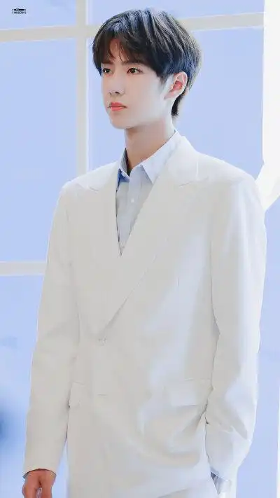 王一博白色西装绝了不爱没道理