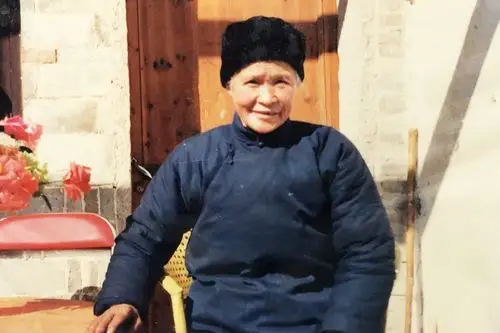 80年代中期母亲照片