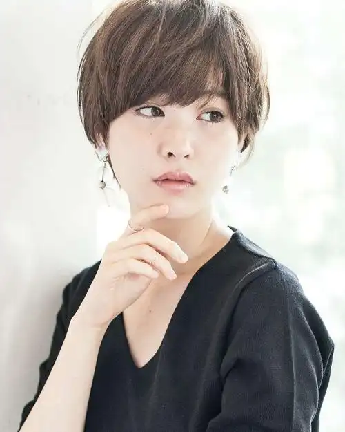 圆脸的发型设计(大圆脸适合什么发型)