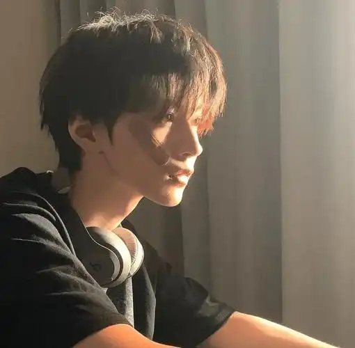 男生头像好看的日落总在那个燥热的晚自习出现