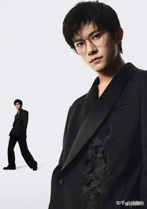 人罗伯特翻牌回复了"tfboys已经解散了,站姐们还是多关注其他男团吧"