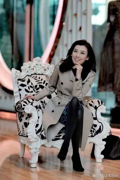 李红,中央电视台女主持人