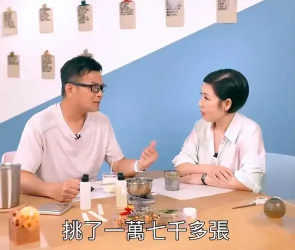 回顾梁洁华去世后葬礼上哭到昏厥发誓不再娶的黄日华怎样了