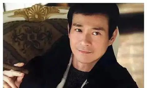 "秋官"郑少秋的风流史17岁就与女友同居生女沈殿霞哺乳期出轨