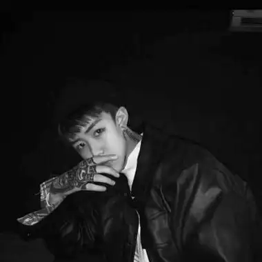 男生霸气超酷头像黑白