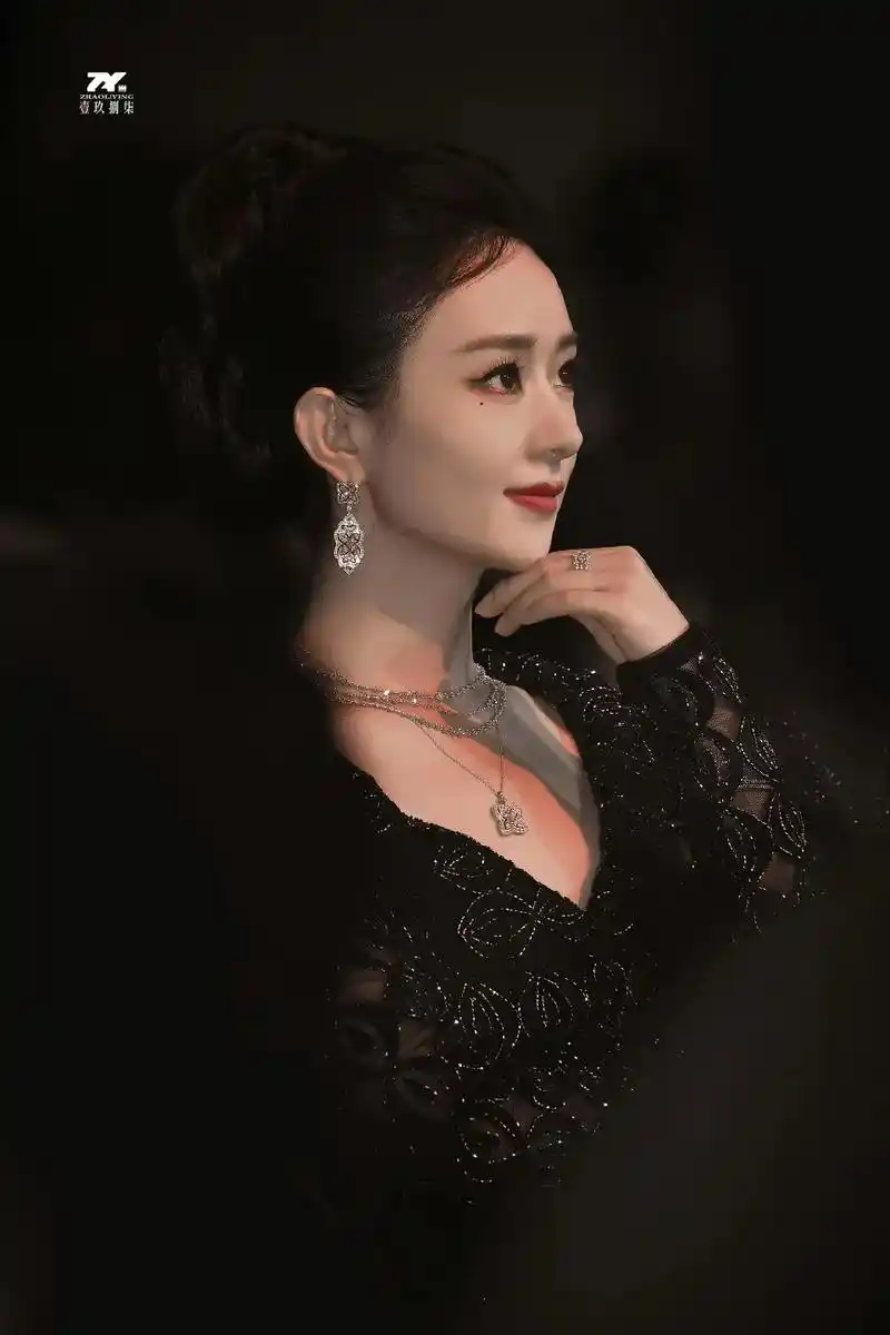 恭喜赵丽颖获得年度品质演员奖.#赵丽颖 恭喜赵丽颖获得年度品 - 抖音