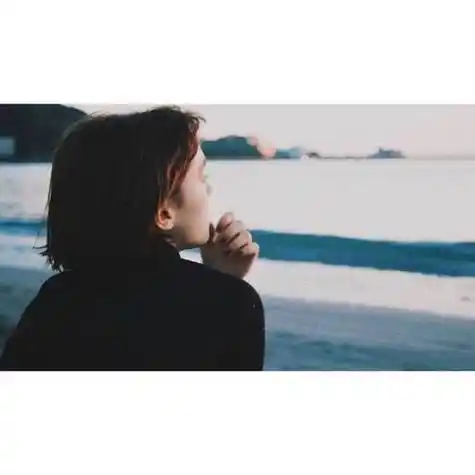 女生头像背影海边意境短发唯美