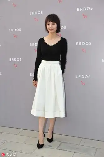 十一假后保暖又显瘦v领毛衣帮你秒变小尖脸