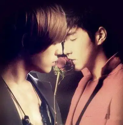 【图】郑允浩金在中吵架被爆有恋情 豆花王道雏形初形成