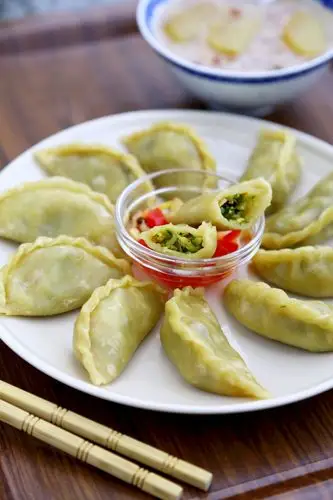 跟面点大师学做蒸饺,没想到素馅的也会这么好吃!连吃三天没过瘾