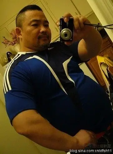 是个怎样的男人(外貌,性格),没素质的勿回答