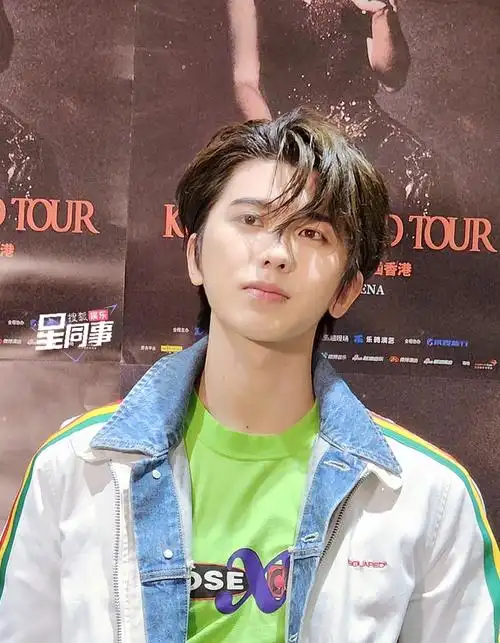 蔡徐坤演唱会##蔡徐坤虞书欣甘比母女合影##蔡徐坤黑色美甲##蔡徐坤