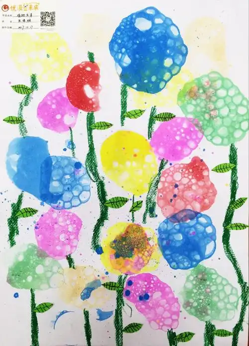 泡泡花.水彩纸,叶子剪好直接贴上画叶脉,蜡笔画枝条